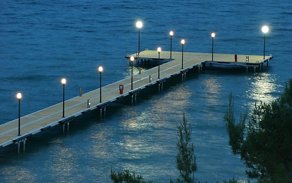 7. Construction of a tourist port for the "Club Med" in Gregolimano